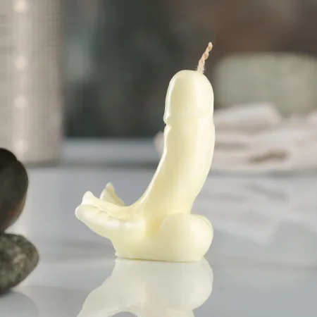 Фигурная свеча "Фаворит с крыльями", молочная   — купить в Алматы 3