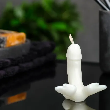 Фигурная свеча "Фаворит с крыльями", молочная   — купить в Алматы 2